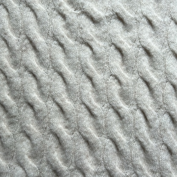 H&M Sweater NWOT - Picture 3 of 3